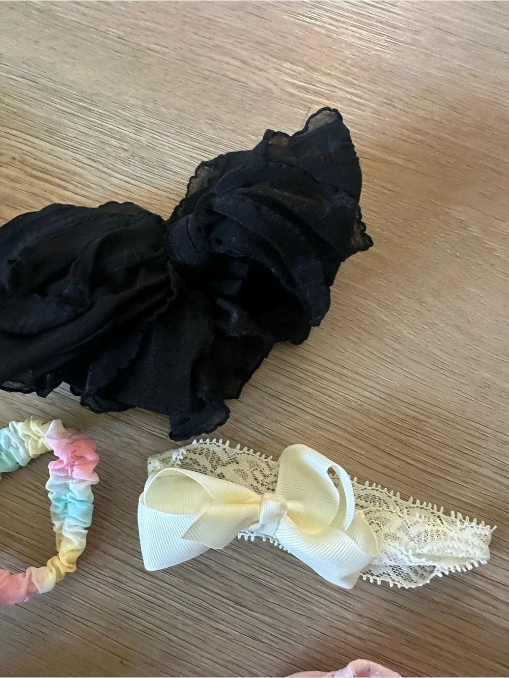 Girls' Mixed Pastel Hair Accessories Set - Pink, Black, Cream, Mint